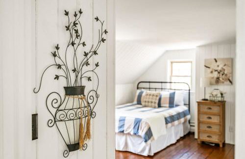 Downingtown Manor - 1900s Farmhouse with Creek Views - Foto 40