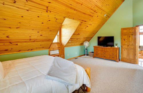 Pet-Friendly Vienna Cabin with Screened-In Porch! - Photo 12