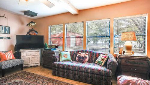 The Whacky Shack Family Cabin with Fire Pit! - Foto 5