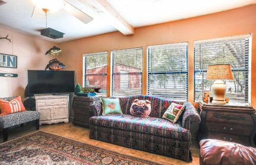 The Whacky Shack Family Cabin with Fire Pit! - Photo 5