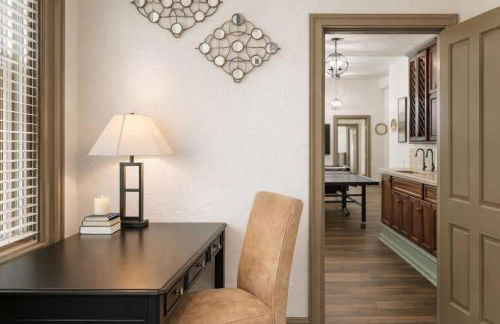 Large Luxury Downtown Loft - Walk to Everything Free Parking - Foto 13