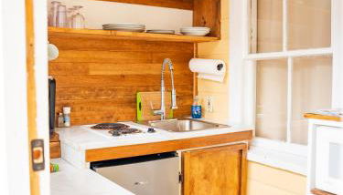 Cottage 7 - Stand Alone Queen Bed Child Loft w Twin Private Bath Kitchenette Pets Allowed Fee applies - Foto 2