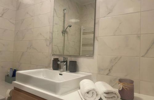 Moderna Apartment URBAN STAY - Photo 5