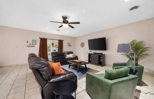 Poolside Palisade - A Fun Family Retreat for 6 - Foto 26