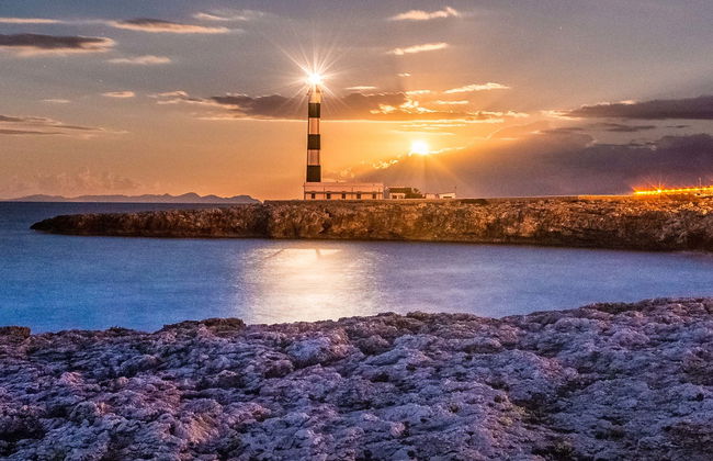 Paseo en barco al atardecer desde Cala’n Bosch - Foto 5