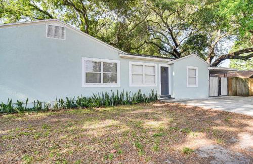 Walk to Art District and Beach Pet-Friendly Getaway - Foto 24