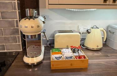 Bewdley River Cottage - Free private gated parking for 2 cars - River front location - Foto 6