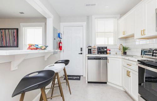 Step into Style Charming RVA Getaway! - Foto 11