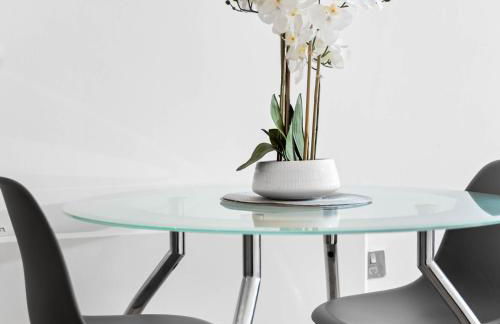 Stylish City Centre Apartment - Chinatown - Balcony - Secure Parking - Netflix 16ARC - Foto 3