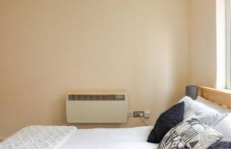 Amazing River view 2 bedroom apartment, sleeps 6, balcony and parking - Foto 23