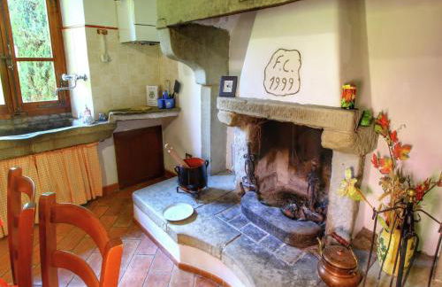 Rustic Holiday Home in Ortignano with Swimming Pool - Foto 18