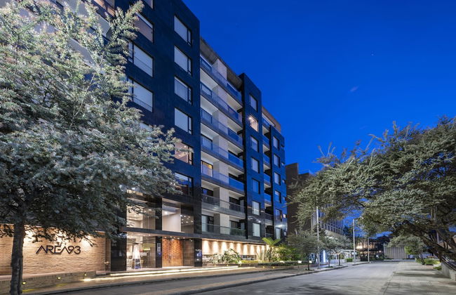 93 Luxury Suites & Residences - Photo 1