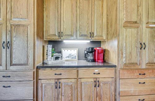 Pond Access and Fishing Cedar Lodge in Versailles - Foto 12