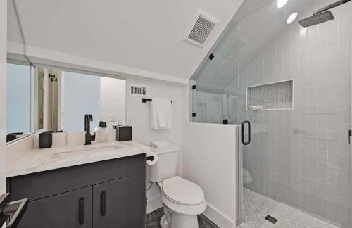 East Austin 5BR w Private Pool Rooftop & Views - Foto 33