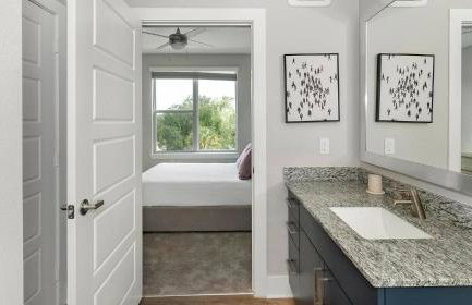 Landing Spectacular 2BD Pool Clubhouse - Foto 16