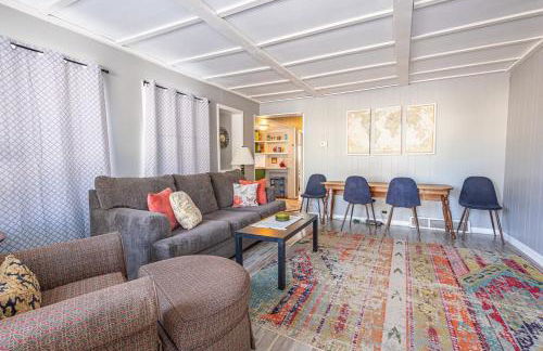 Rustic 2 Bedroom Boho Apartment - Foto 2