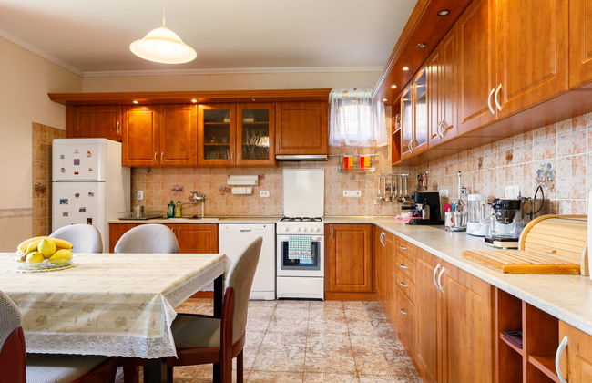 4 bedroom House in Balatonszárszó with private pool and garden - Photo 6