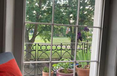 Beautiful, airy flat with Park views - Foto 4