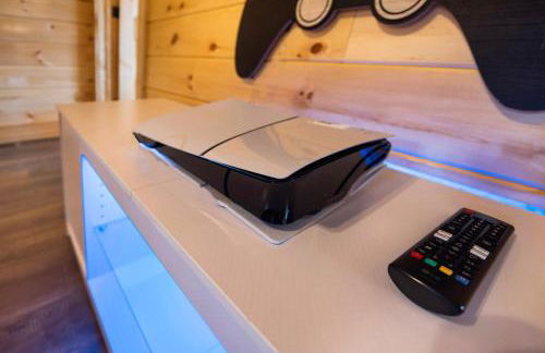 New! Indoor Pool/PS 5/Hot tub/Parkway - Foto 20