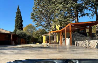 Villa Soleil Piscine Jacuzzi Pétanque Espace bbq billard et salons extérieurs - Foto 16