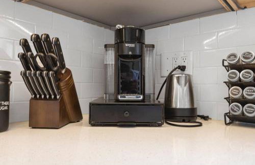 Modern Tropical Pool House North Miami Hot Tub - Foto 10