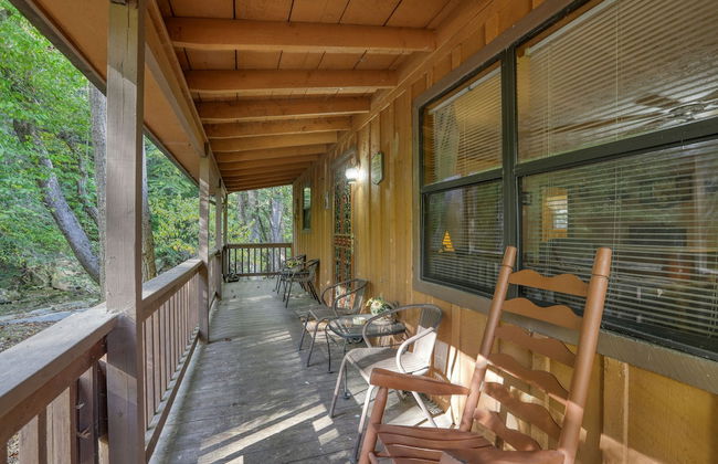 Whispering Creek - 2 Bedrooms, 1 Baths, Sleeps 6 Cabin by RedAwning - Foto 16