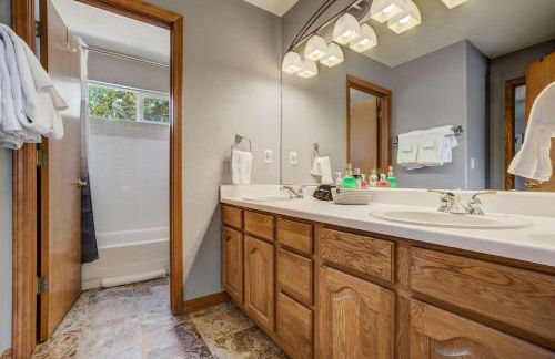 Monument Gym Trails & Lake Dog Friendly Hot Tub - Foto 56