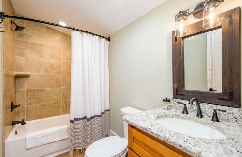 Game Room and Wraparound Decks Cullowhee Home! - Foto 27