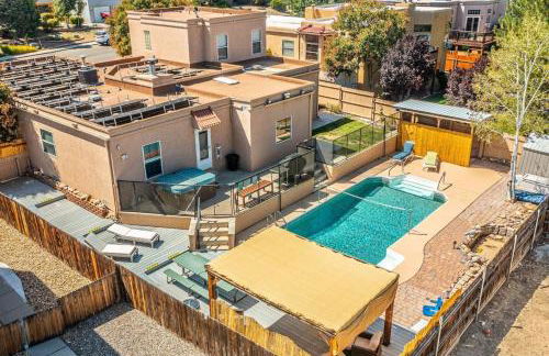 Spacious Family Home with Pool, Hot Tub, Fast Wifi - Foto 1