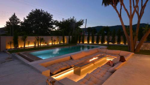 Villa Flamingo - 4 bedrooms - Private Pool - Next to renowned Issos Beach & Lake Korission - Photo 5, Garden