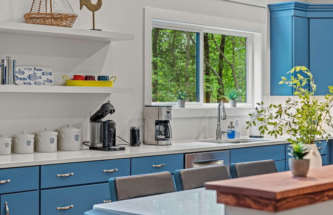 Happy Trails Chalet by Avantstay Sauna Deck Private Community Beach Access - Photo 13