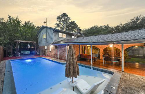 Home for summer with pool, pool table, outdoor kitchen,patio and balcony - Foto 1