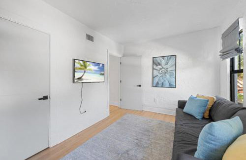 Sunny 4BR Getaway Pool & Private Guest Suite - Foto 3