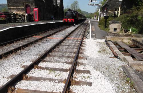 Hall Dale View near Matlock & Peak District - Photo 37
