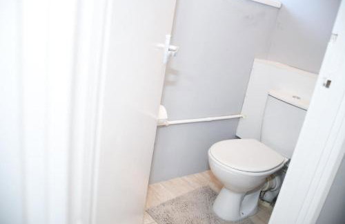 House Sleeps 8 with Garden and Parking - Foto 21