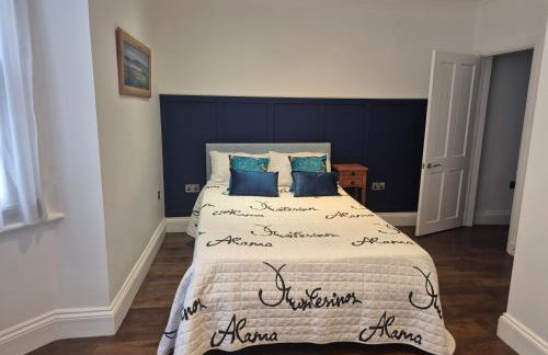 Bright 4 double bedroom victorian house - Photo 16