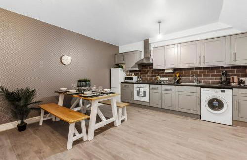 Charming 3BR Flat with Ensuite Master and Balcony - Foto 2