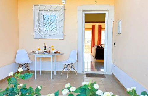 Balaia Poolside House with Sea View by BeCherish - Foto 11