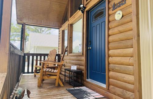 Rustic Chic Alabama Cabin w Loft Fire Pit Pet Friendly Fenced Yard Lake Guntersville - Lucky Lodge - Foto 13