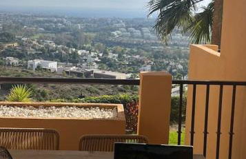 Elegant apartment, stunning views, fully renovated in la Hacienda del Senorio de Cifuentes - Photo 26