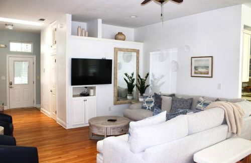 Timeless Traditions PoolHeat & Golf Cart Deals - Foto 9