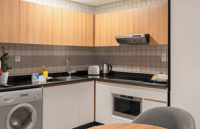 Citadines Metro Central Dubai - Photo 35