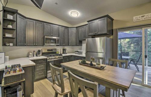 Secluded Butte Meadows Cabin with Deck and Grill! - Foto 1