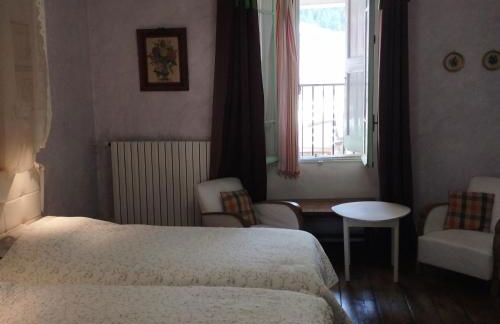 Grand appartement de charme avec parking privé - Foto 2