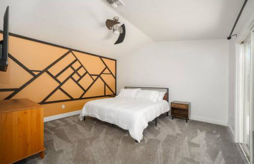 Simple Home for Work or Travel - Photo 13