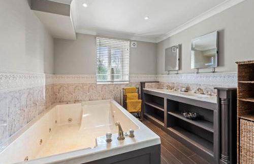 Home with Natural Mineral Spring Water near Stamford - Foto 46