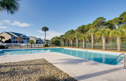 Pond Views and Community Perks Sunset Beach Condo! - Foto 1
