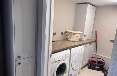 Pet-friendly - 2 Bedrooms Bungalow hot tub Parking - Foto 61