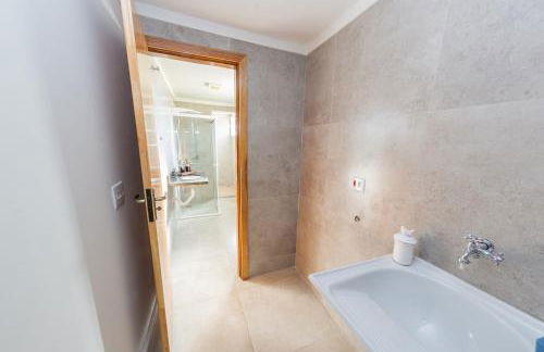 Jahu Center Plaza Flats - Photo 59