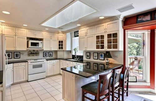 Four-Bedroom Luxury Vacation Rental on 80 Private Acres near Granite Peak, Wisconsin - Foto 23